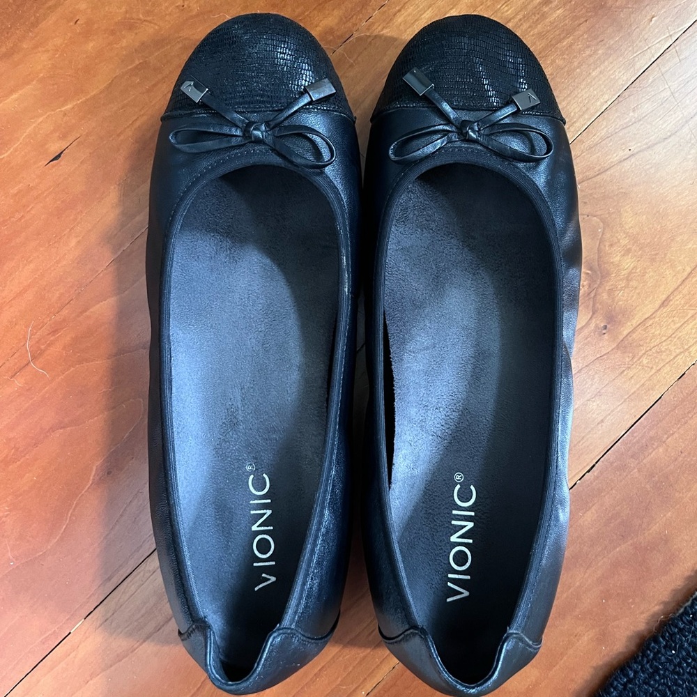 Vionic Minna Black Ballet Flats. Women’s Size 9.